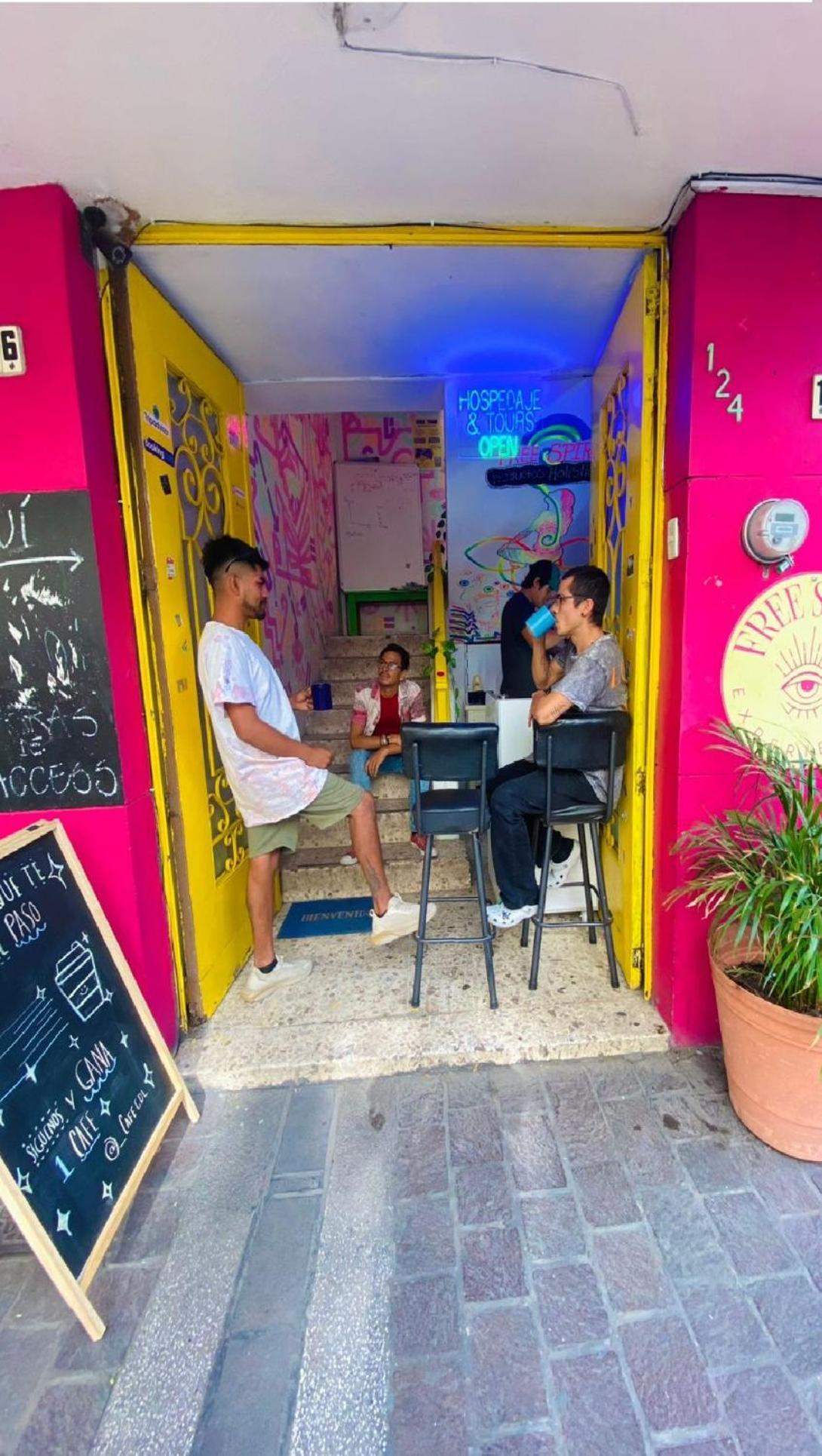 Free Spirit Hostel Guadalajara Exterior photo